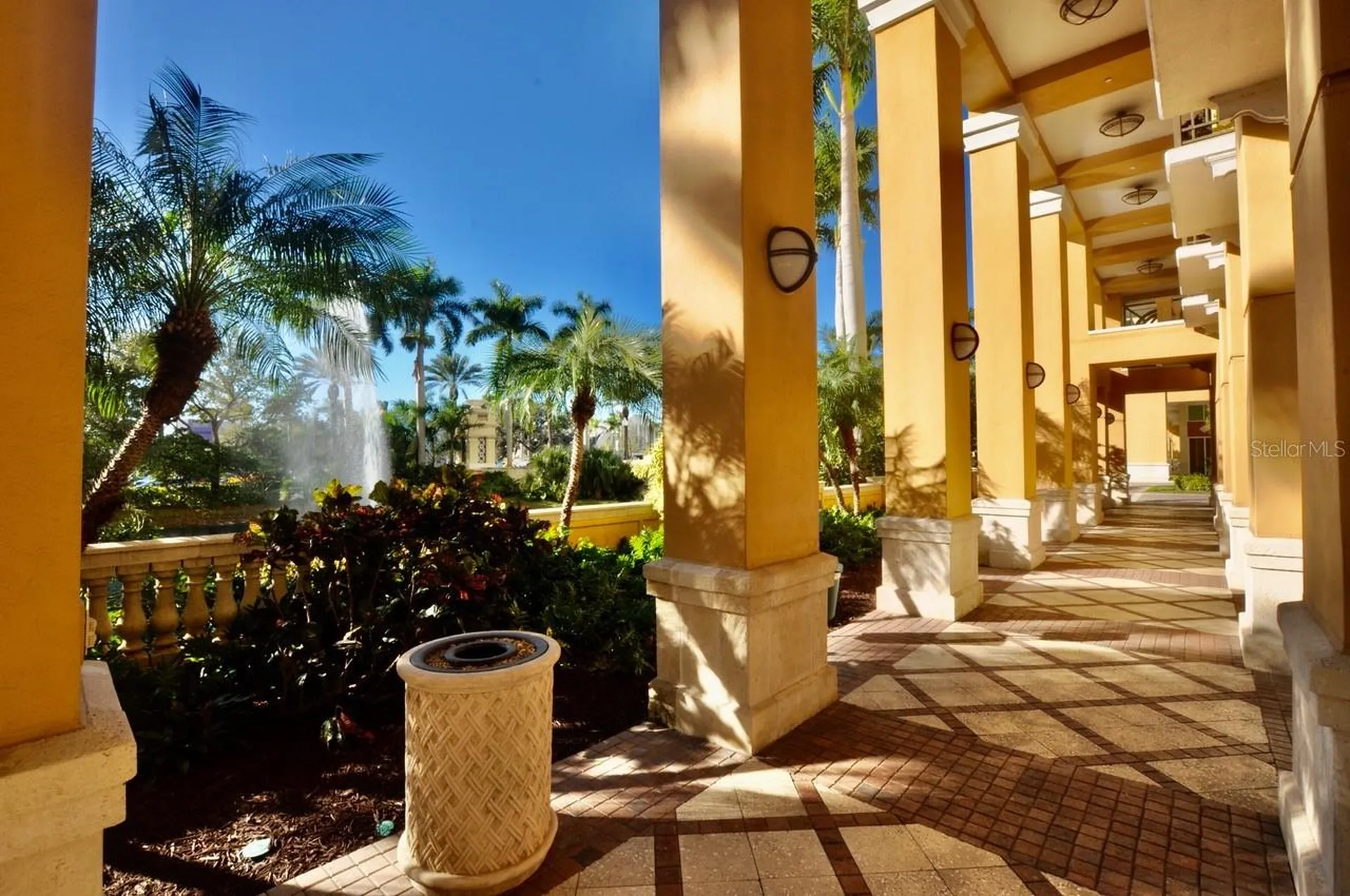 750 N Tamiami Trail Sarasota FL 34236