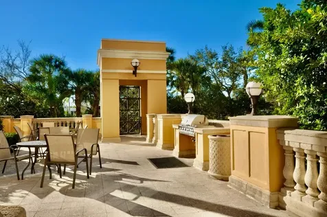 750 N Tamiami Trail Sarasota FL 34236