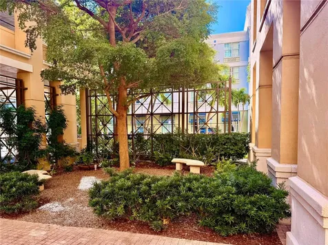 750 N Tamiami Trail Sarasota FL 34236