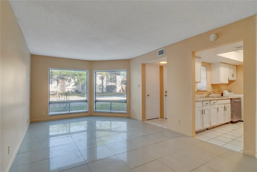 2512 Lemon Tree Lane Orlando FL 32839
