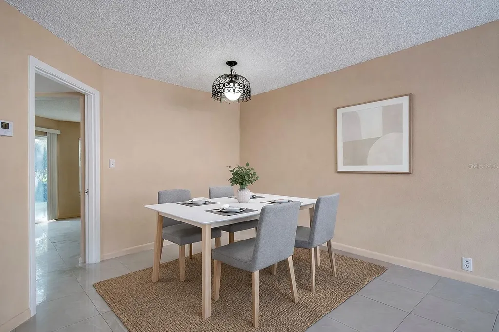 2512 Lemon Tree Lane Orlando FL 32839