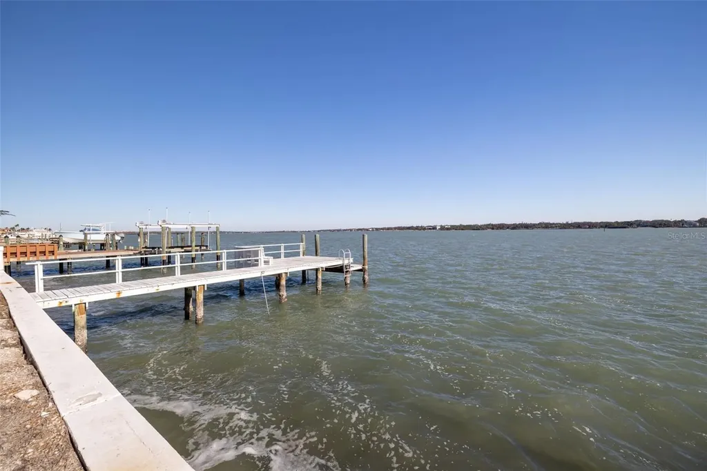 11285 9th Street E Treasure Island FL 33706