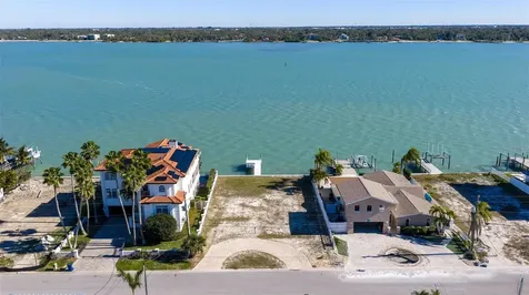 11285 9th Street E Treasure Island FL 33706