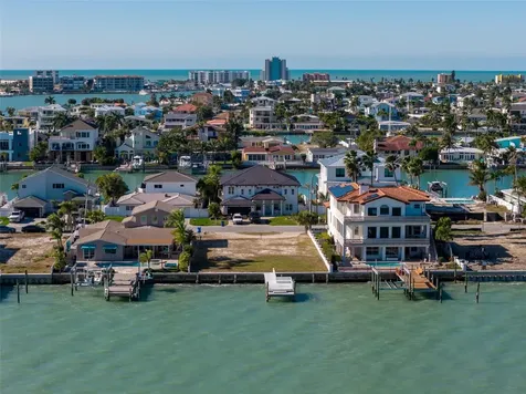 11285 9th Street E Treasure Island FL 33706