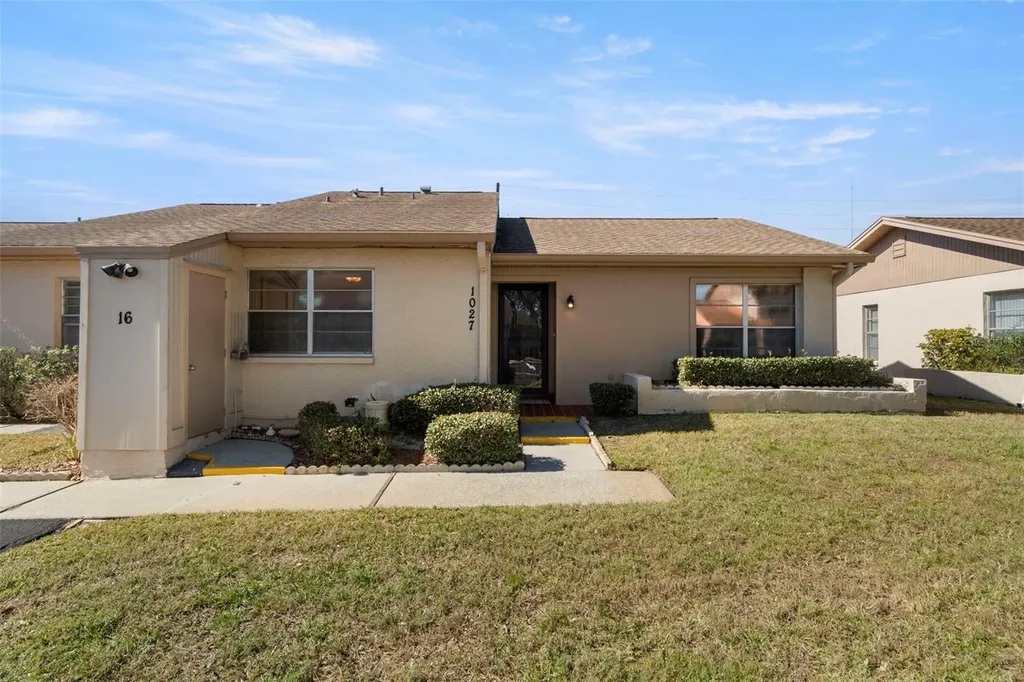 1027 Bowsprit Lane Holiday FL 34691