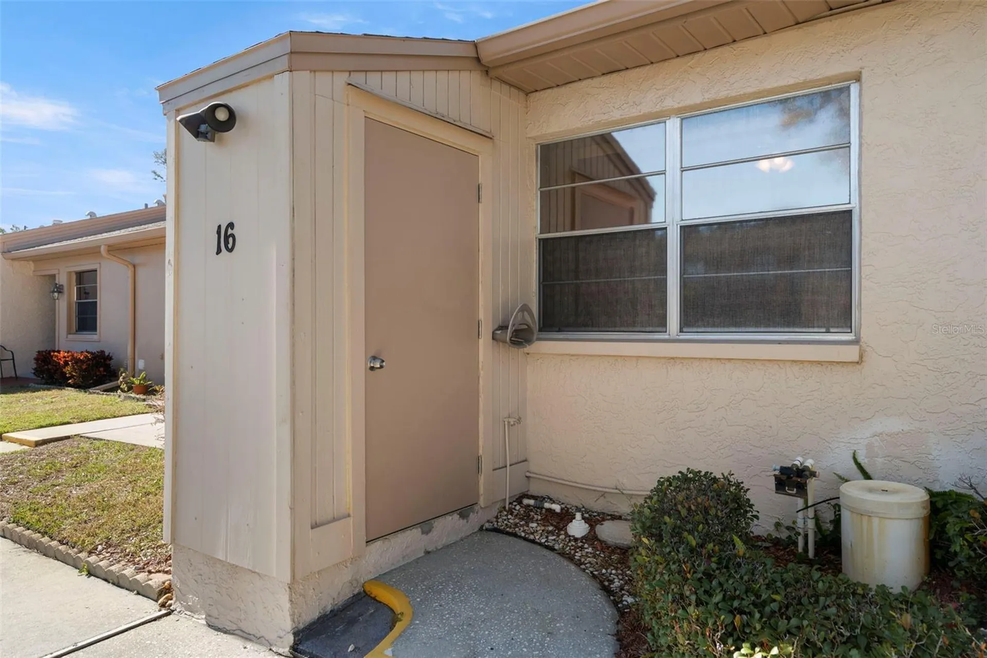 1027 Bowsprit Lane Holiday FL 34691