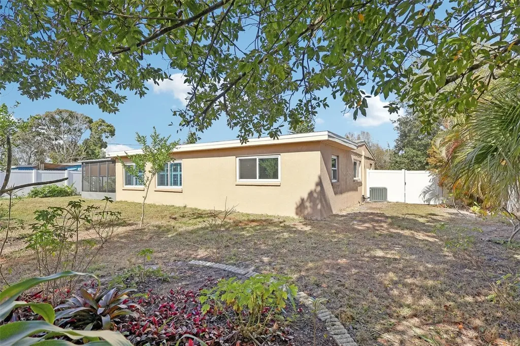 1945 Madison Avenue Melbourne FL 32935
