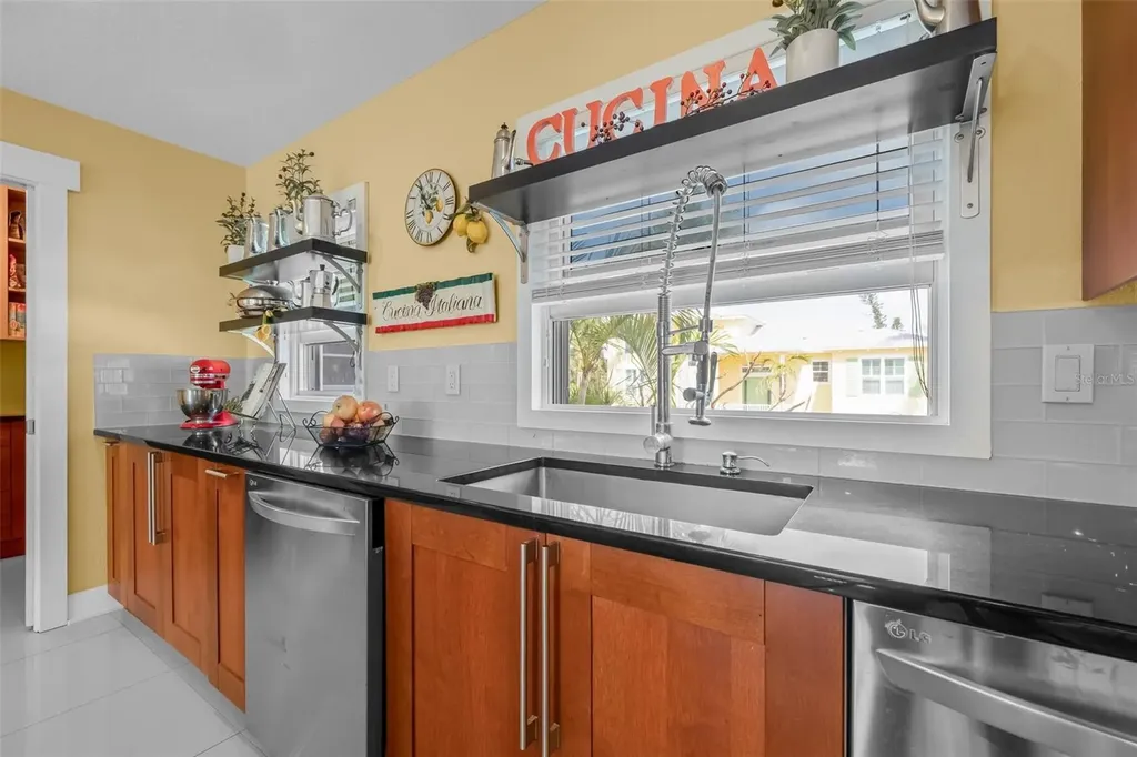 614 Norton Street Longboat Key FL 34228