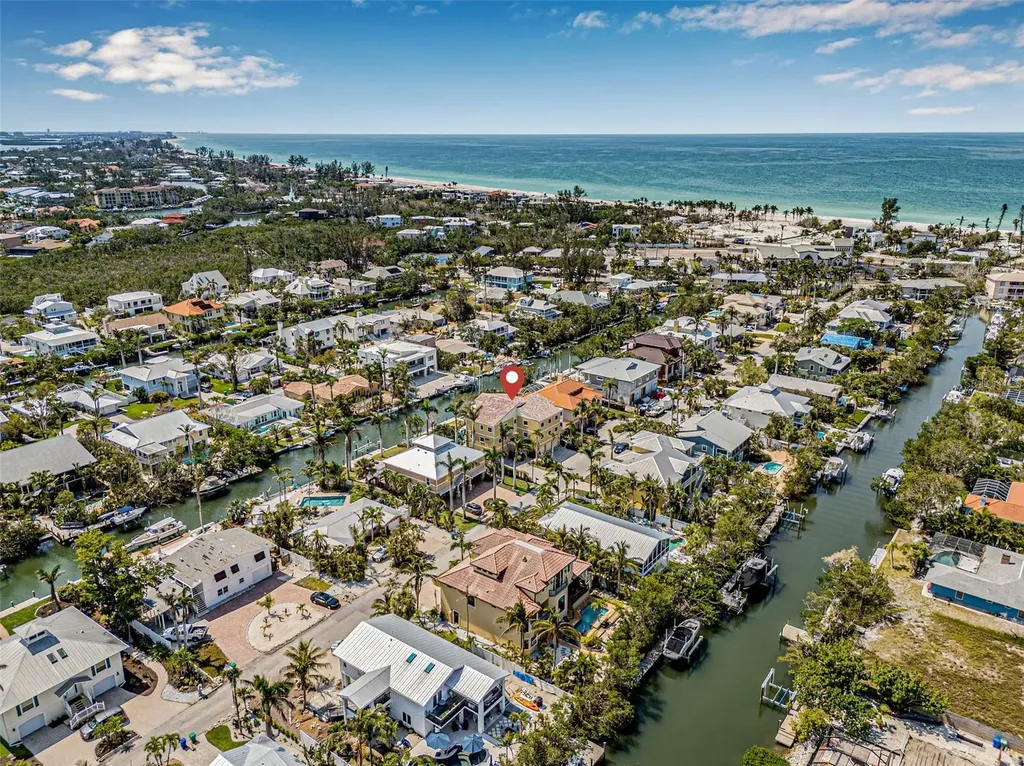 614 Norton Street Longboat Key FL 34228