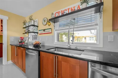 614 Norton Street Longboat Key FL 34228