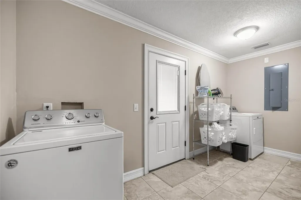 351 Sequoia Drive Ocklawaha FL 32179