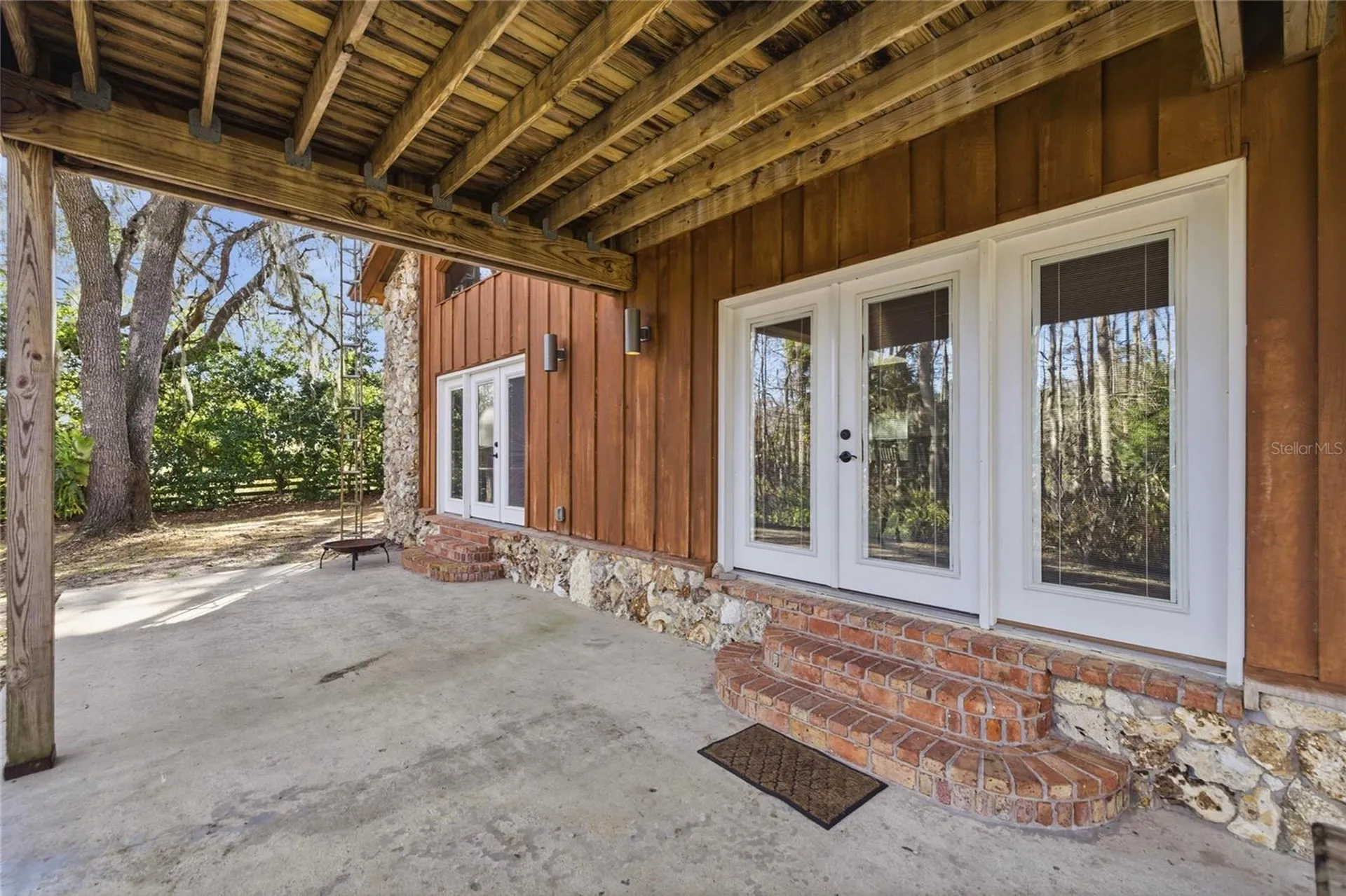 351 Sequoia Drive Ocklawaha FL 32179
