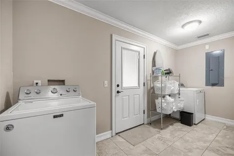 351 Sequoia Drive Ocklawaha FL 32179
