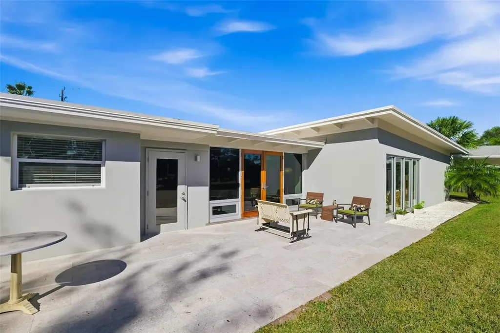 456 Magellan Drive Sarasota FL 34243