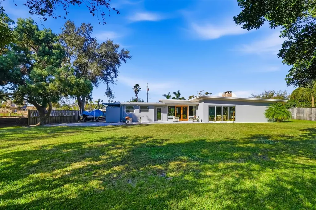 456 Magellan Drive Sarasota FL 34243