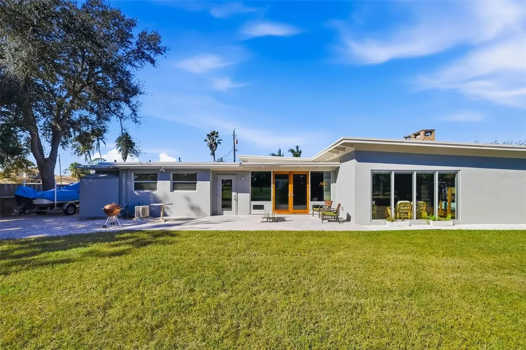 456 Magellan Drive Sarasota FL 34243