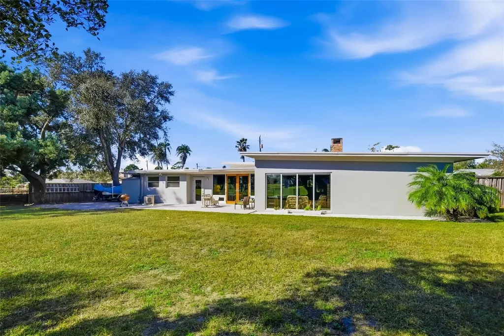 456 Magellan Drive Sarasota FL 34243