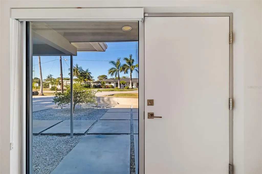 456 Magellan Drive Sarasota FL 34243