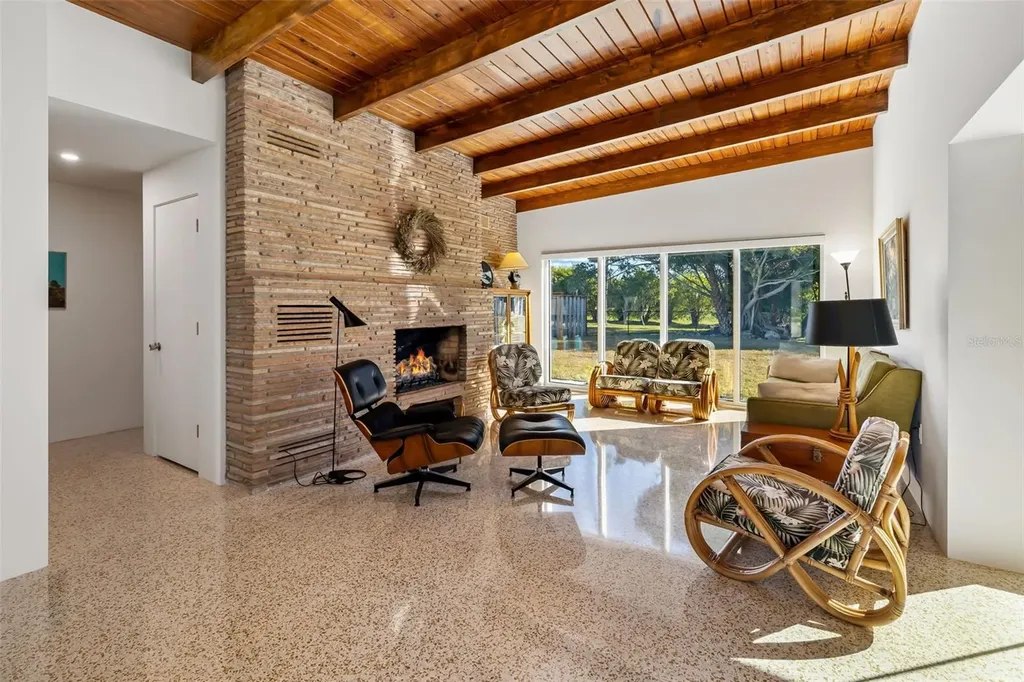 456 Magellan Drive Sarasota FL 34243