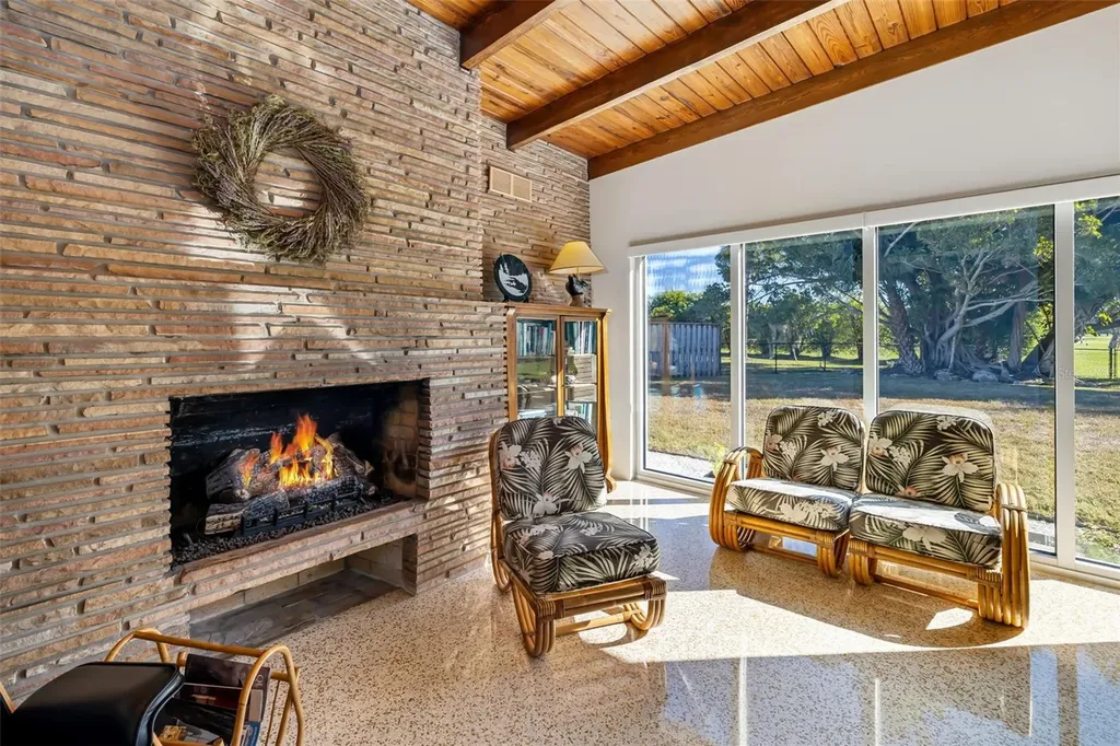 456 Magellan Drive Sarasota FL 34243