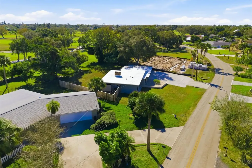 456 Magellan Drive Sarasota FL 34243