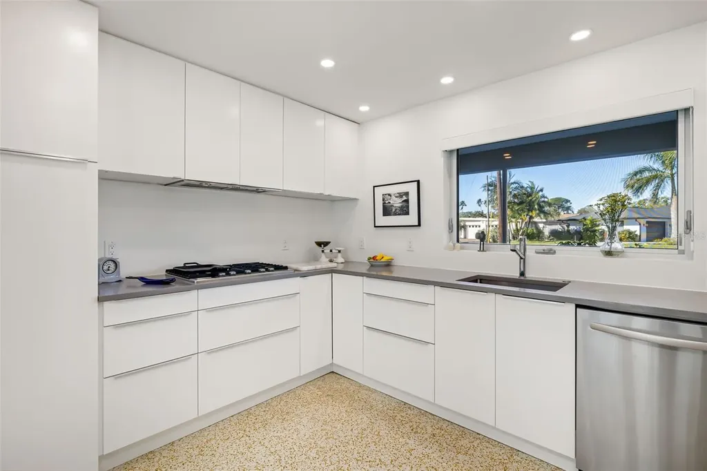 456 Magellan Drive Sarasota FL 34243
