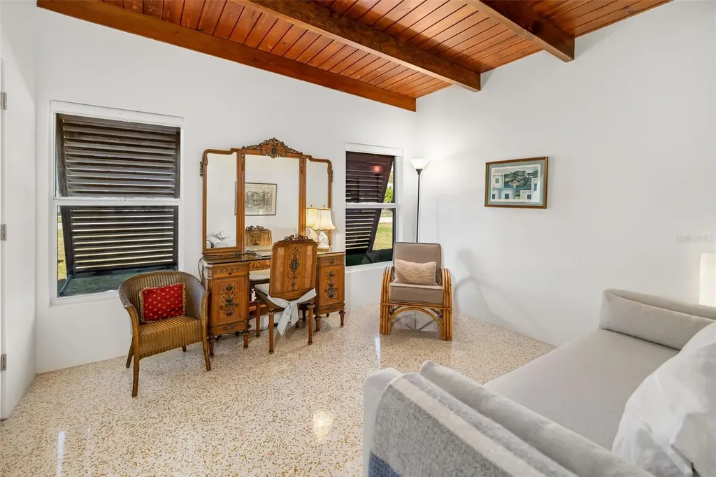 456 Magellan Drive Sarasota FL 34243