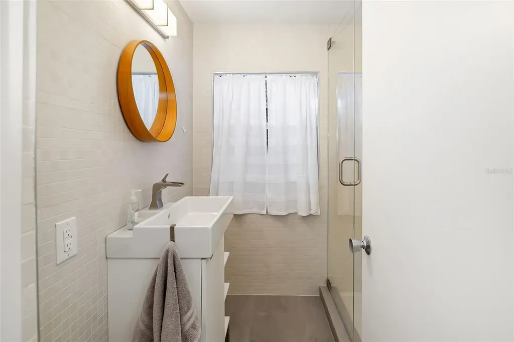 456 Magellan Drive Sarasota FL 34243