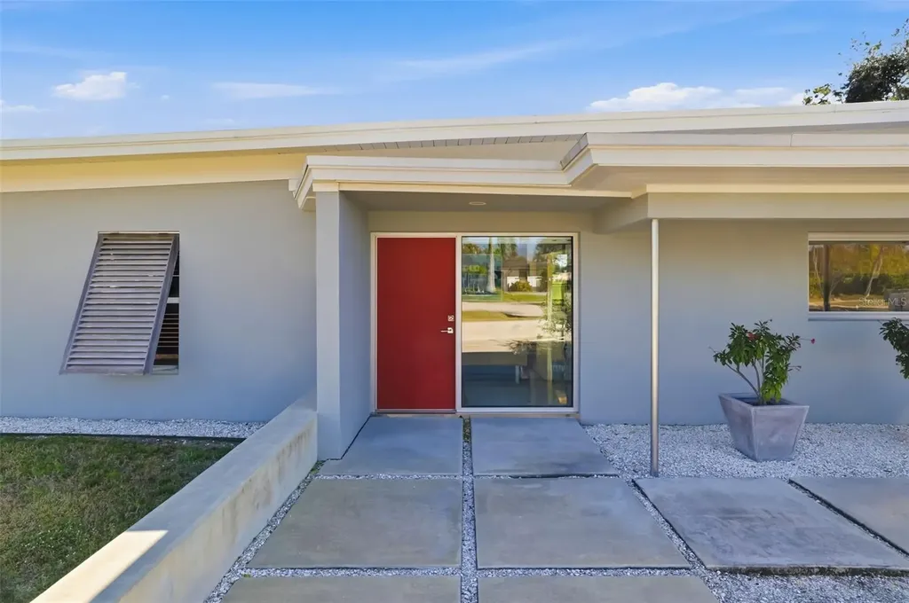 456 Magellan Drive Sarasota FL 34243