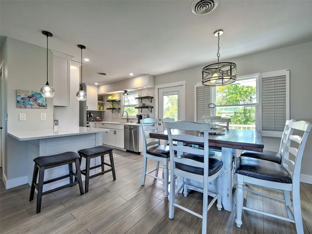 120 Mockingbird Lane Englewood FL 34223