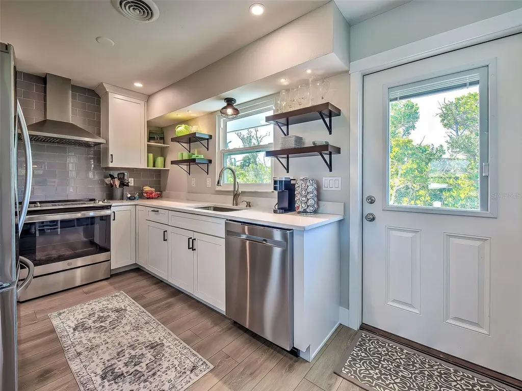 120 Mockingbird Lane Englewood FL 34223