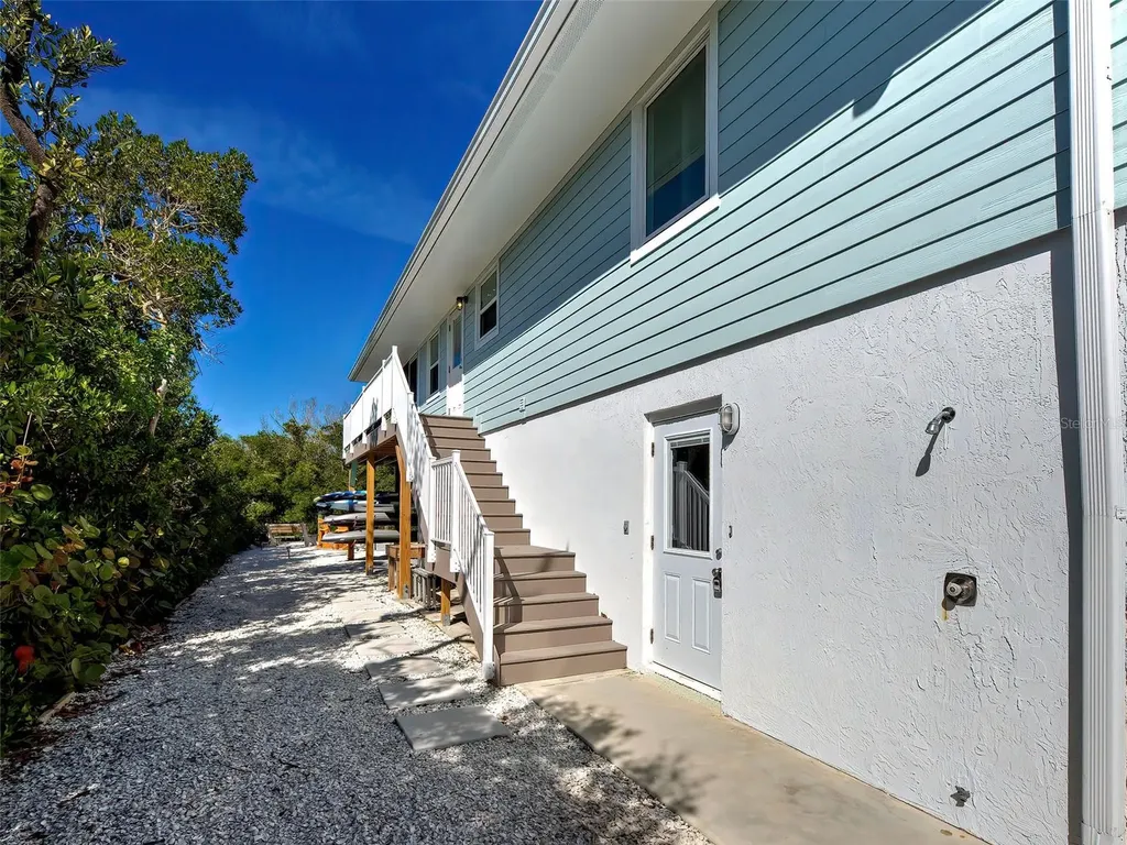 120 Mockingbird Lane Englewood FL 34223