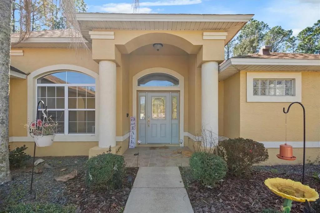 33 Red Clover Lane Palm Coast FL 32164