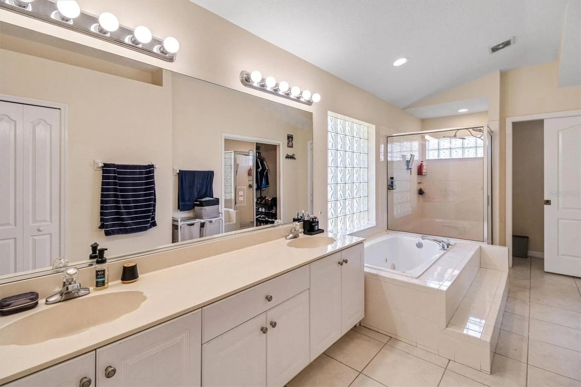33 Red Clover Lane Palm Coast FL 32164