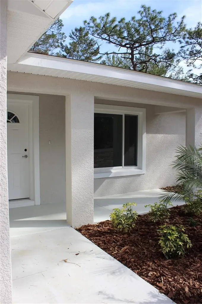 15 Fisher Way Place Ocklawaha FL 32179