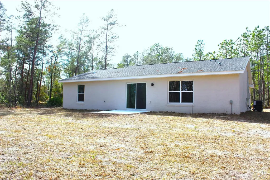 15 Fisher Way Place Ocklawaha FL 32179