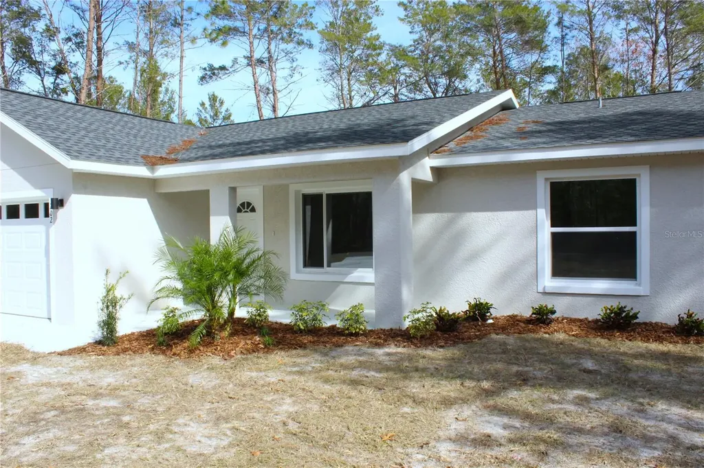15 Fisher Way Place Ocklawaha FL 32179