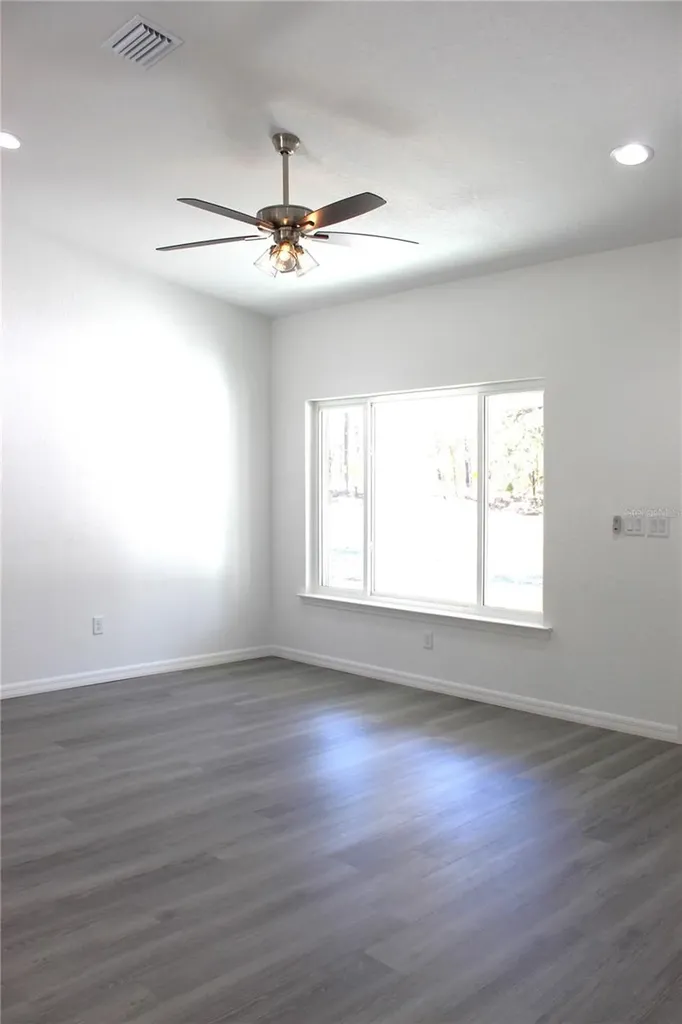 15 Fisher Way Place Ocklawaha FL 32179