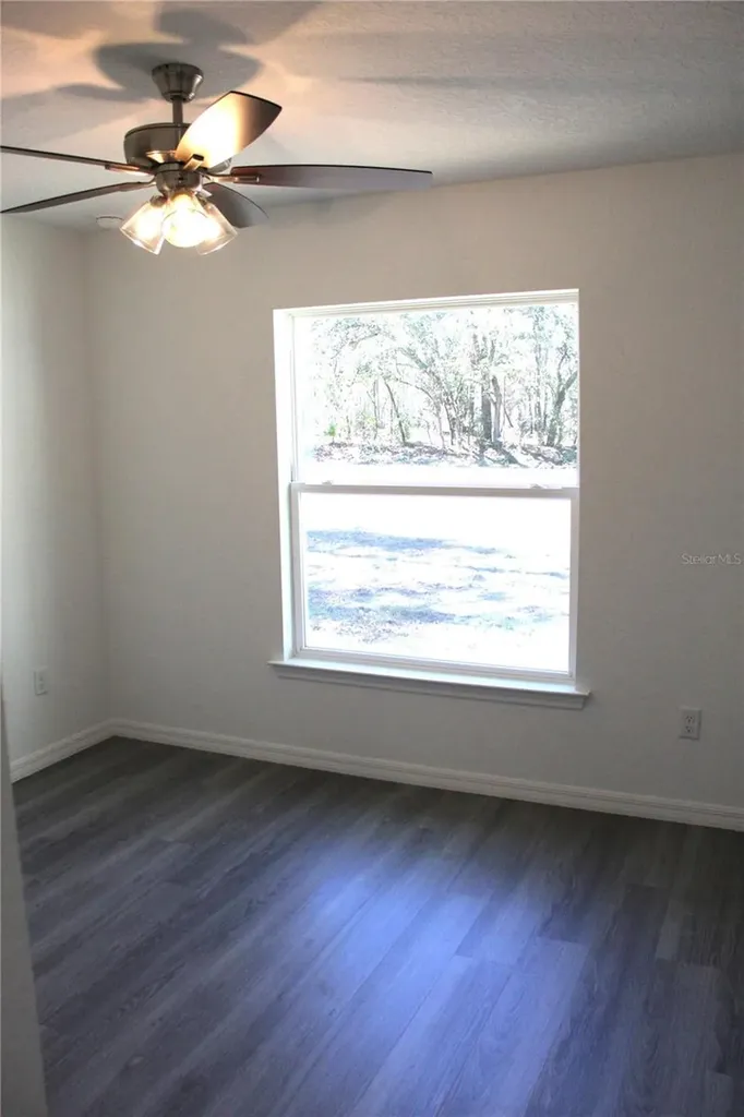 15 Fisher Way Place Ocklawaha FL 32179