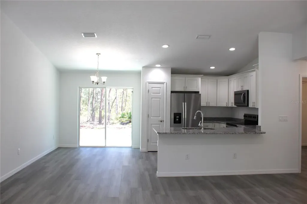 15 Fisher Way Place Ocklawaha FL 32179