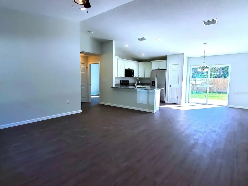 15 Fisher Way Place Ocklawaha FL 32179