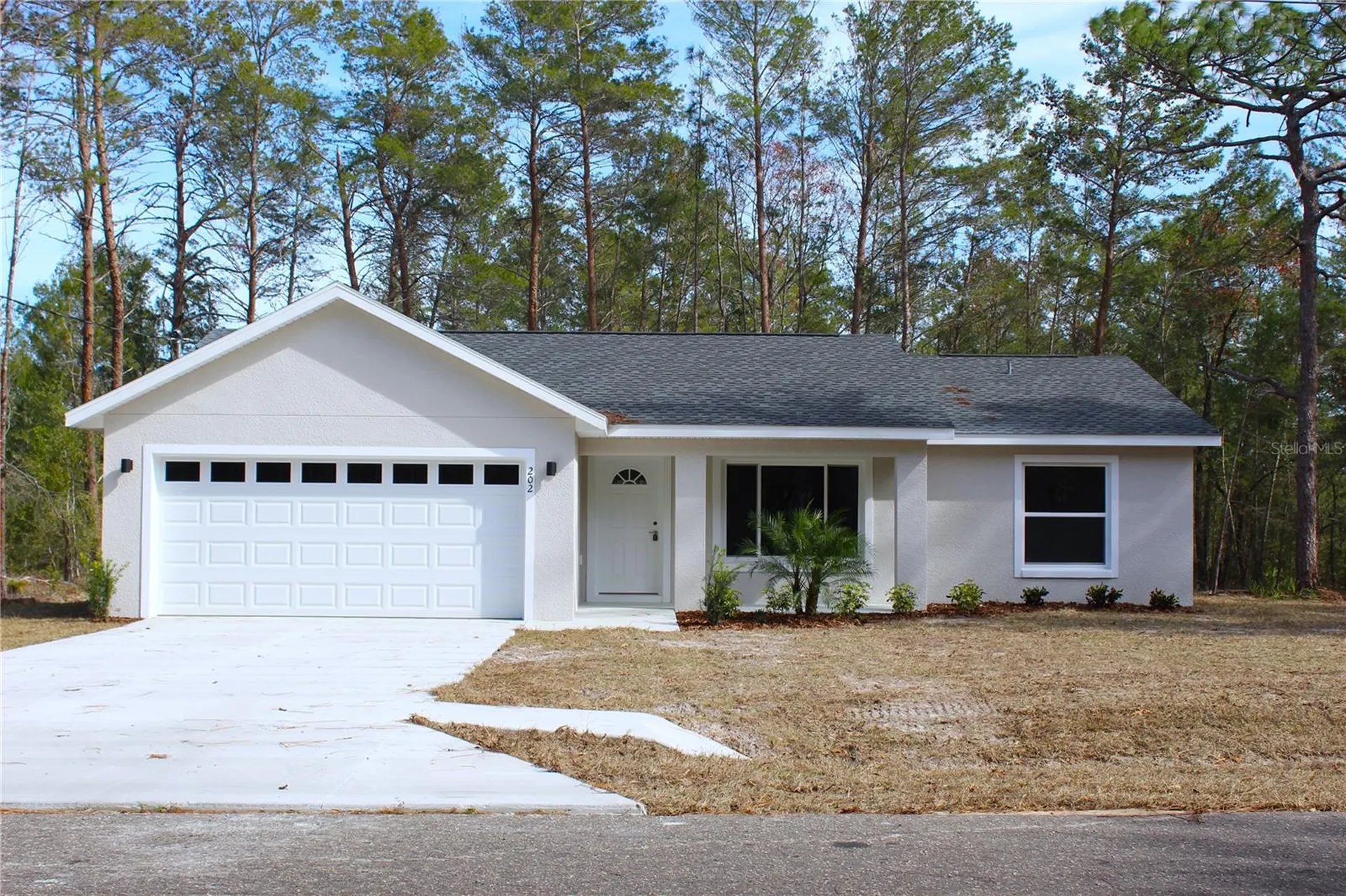 15 Fisher Way Place Ocklawaha FL 32179