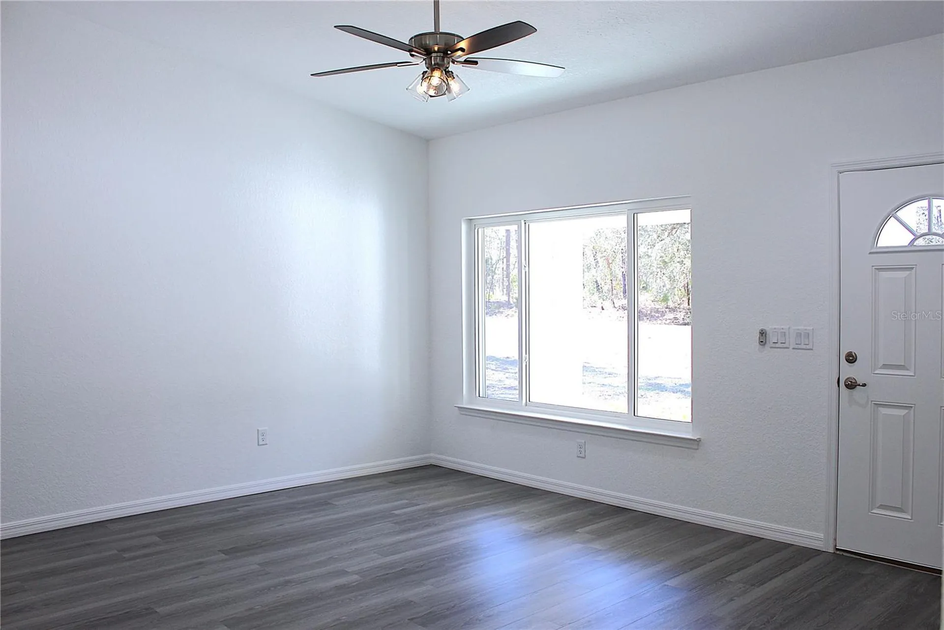15 Fisher Way Place Ocklawaha FL 32179