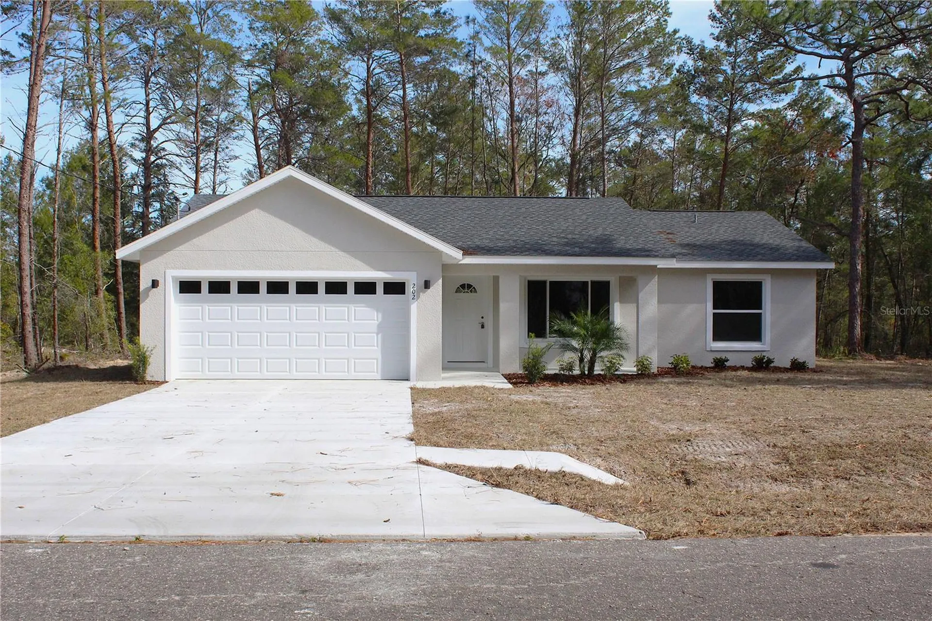 15 Fisher Way Place Ocklawaha FL 32179