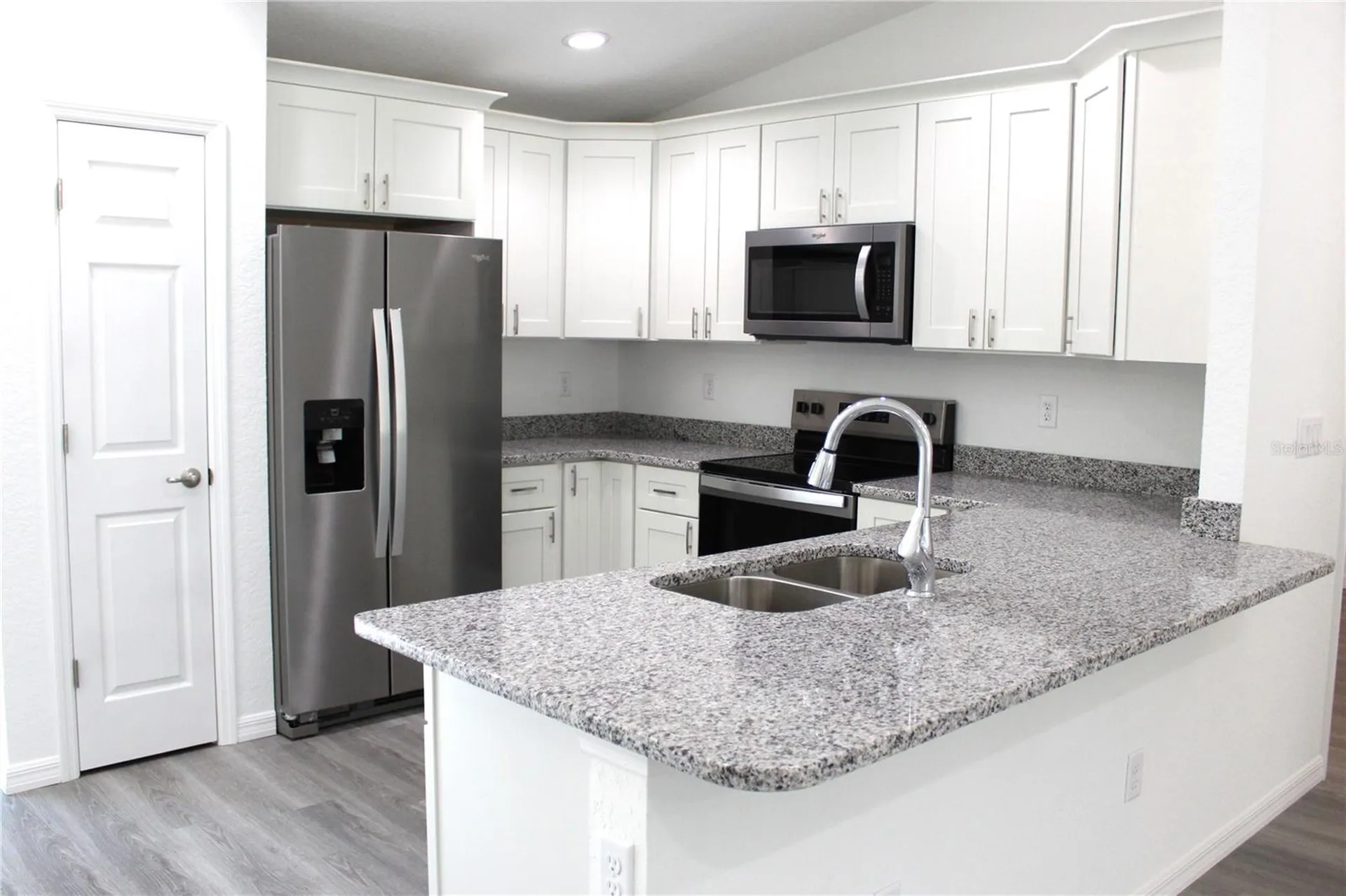 15 Fisher Way Place Ocklawaha FL 32179