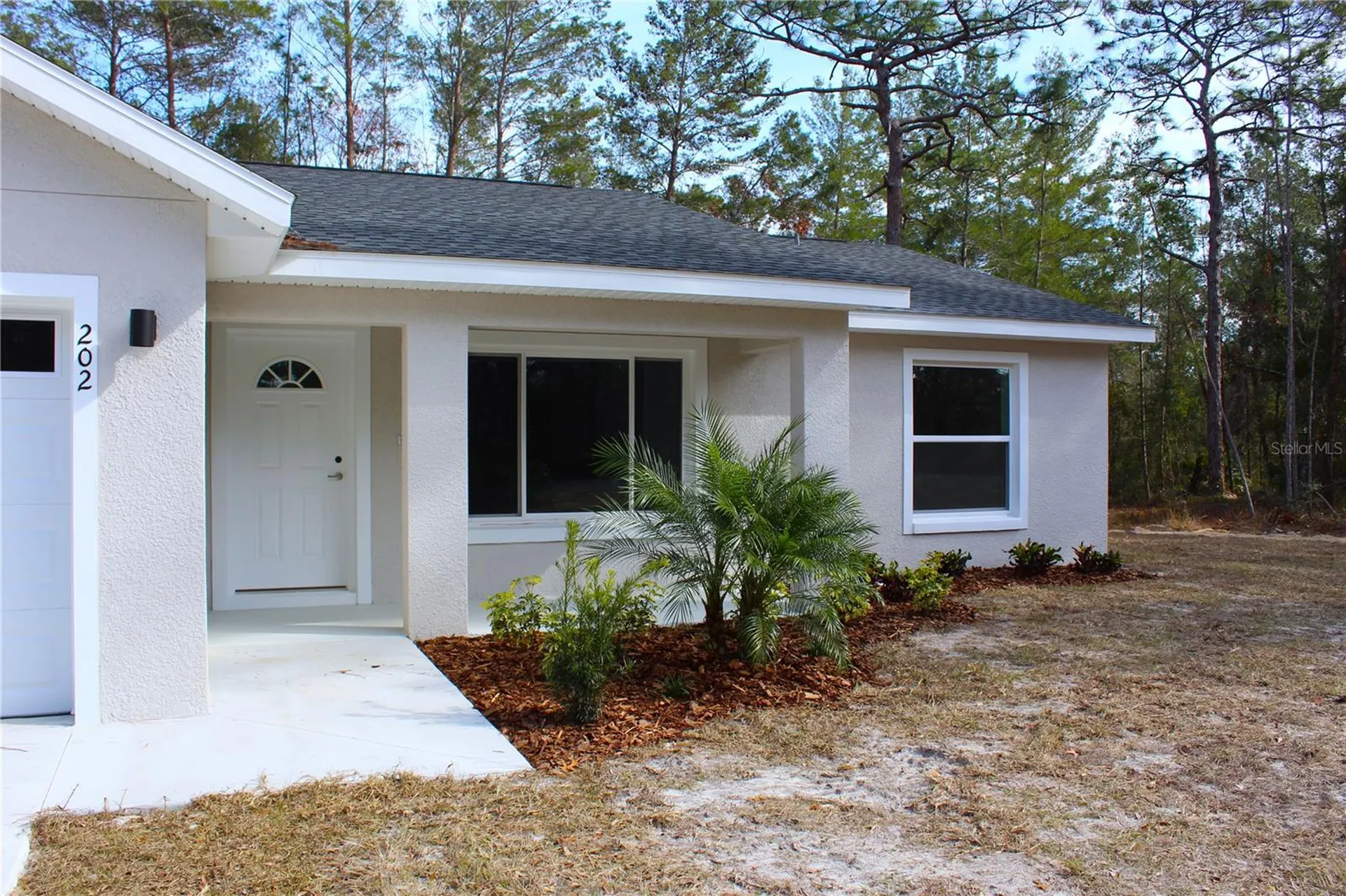 15 Fisher Way Place Ocklawaha FL 32179