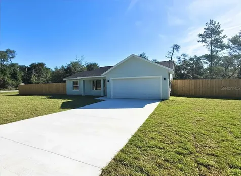 15 Fisher Way Place Ocklawaha FL 32179