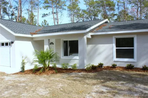 15 Fisher Way Place Ocklawaha FL 32179