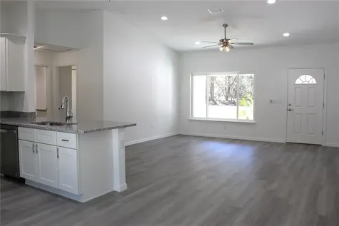 15 Fisher Way Place Ocklawaha FL 32179