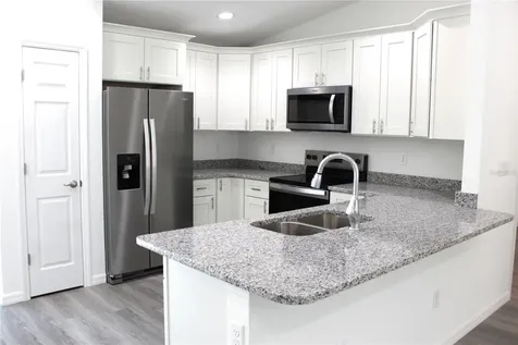15 Fisher Way Place Ocklawaha FL 32179